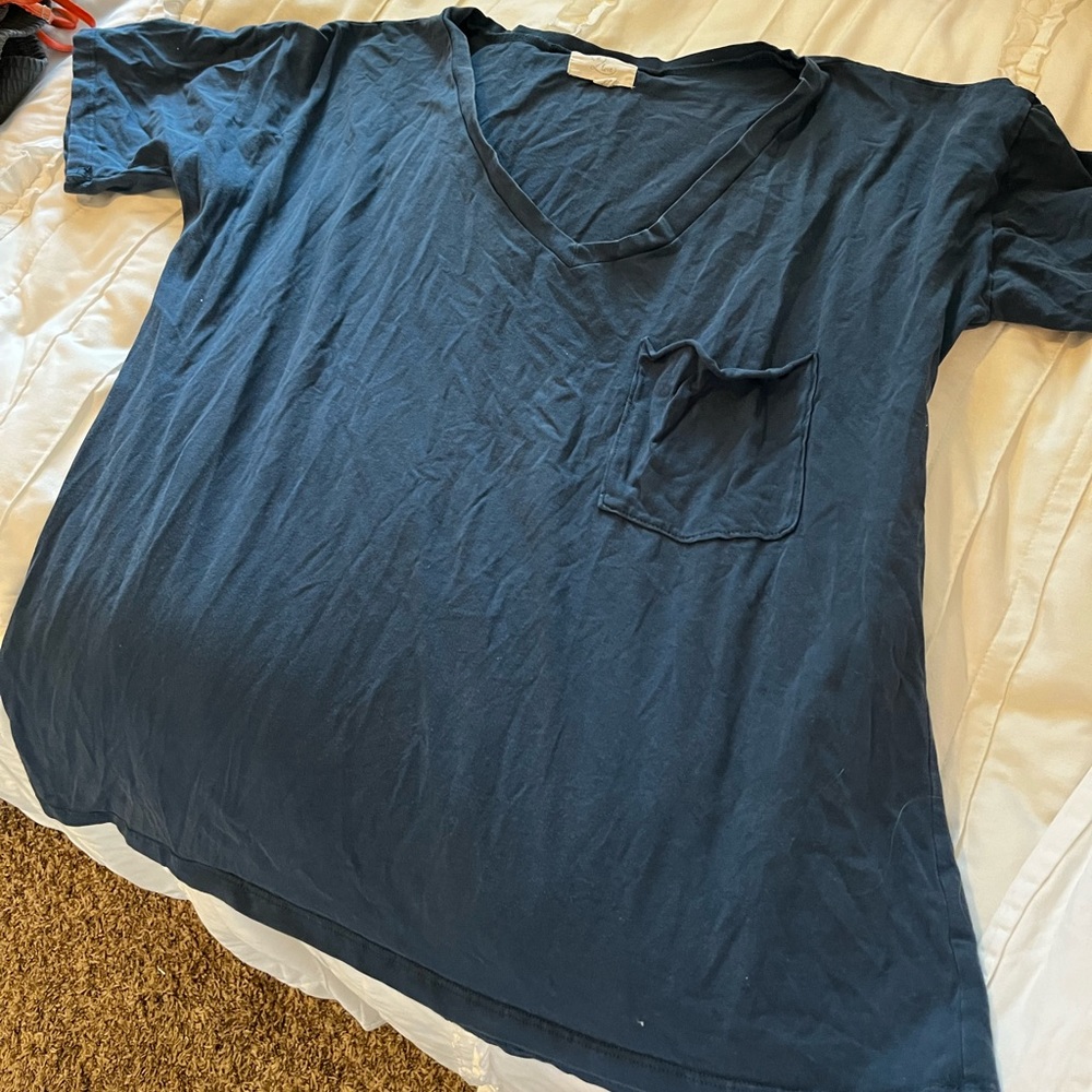 Blue pocket vneck tshirt